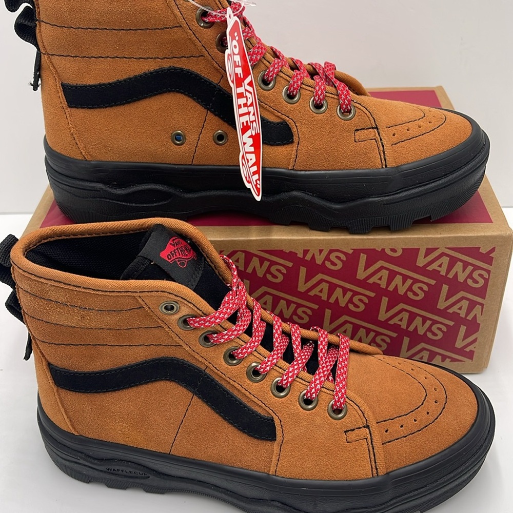 Vans WMNS Sentry Sk8-Hi Hiker Suede Brown/Black
VN0A5KY5Y49 Sneakers - Picture 2 of 16